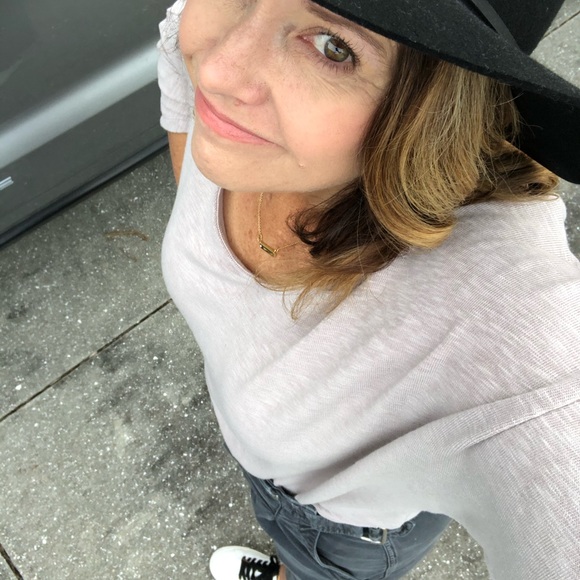 Meet your Posher, Lisa - Picture 3 of 4